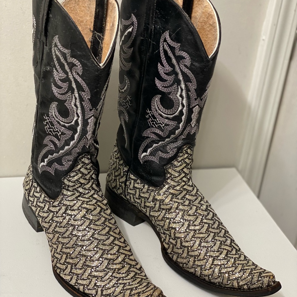 JAIMES BOOT, JAIMES Texas Style Cowboy Boots, leather and Gems. Very stylish - Picture 7 of 8